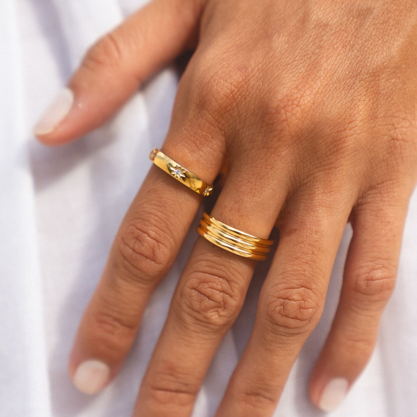 Damen Bandring Gold funkelnd mit Zirkonia und Starburst-Design
