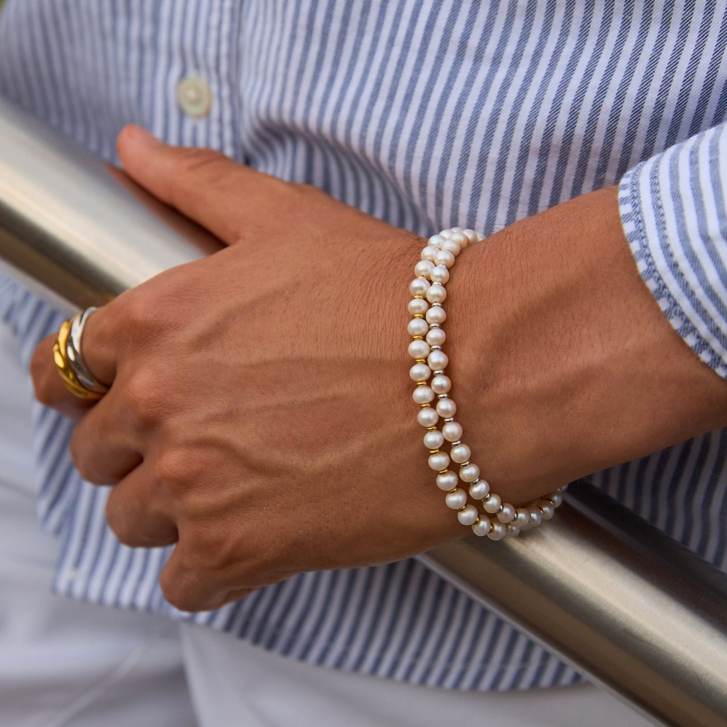 Damen Perlenarmband mit echten Süßwasserperlen, verstellbares Schmuckarmband aus Edelstahl