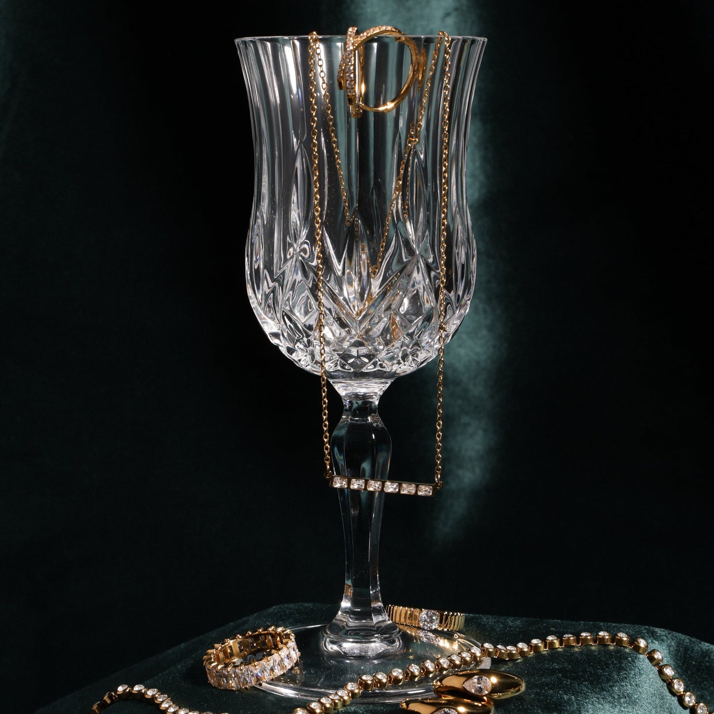 Damen Zirkon Choker Gold wasserfest mit Baguette Steinen