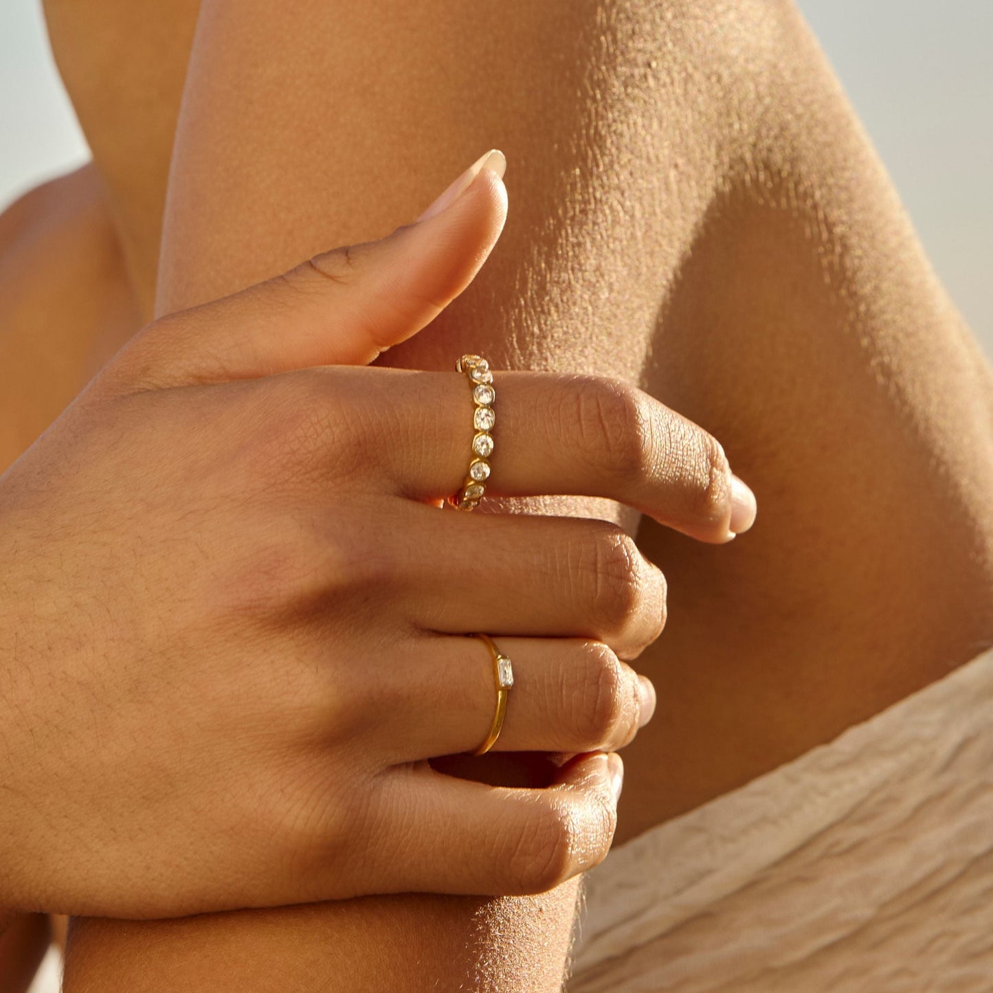 Damen Ring Gold mit Zirkon Stein, schmal, wasserfest, hypoallergen