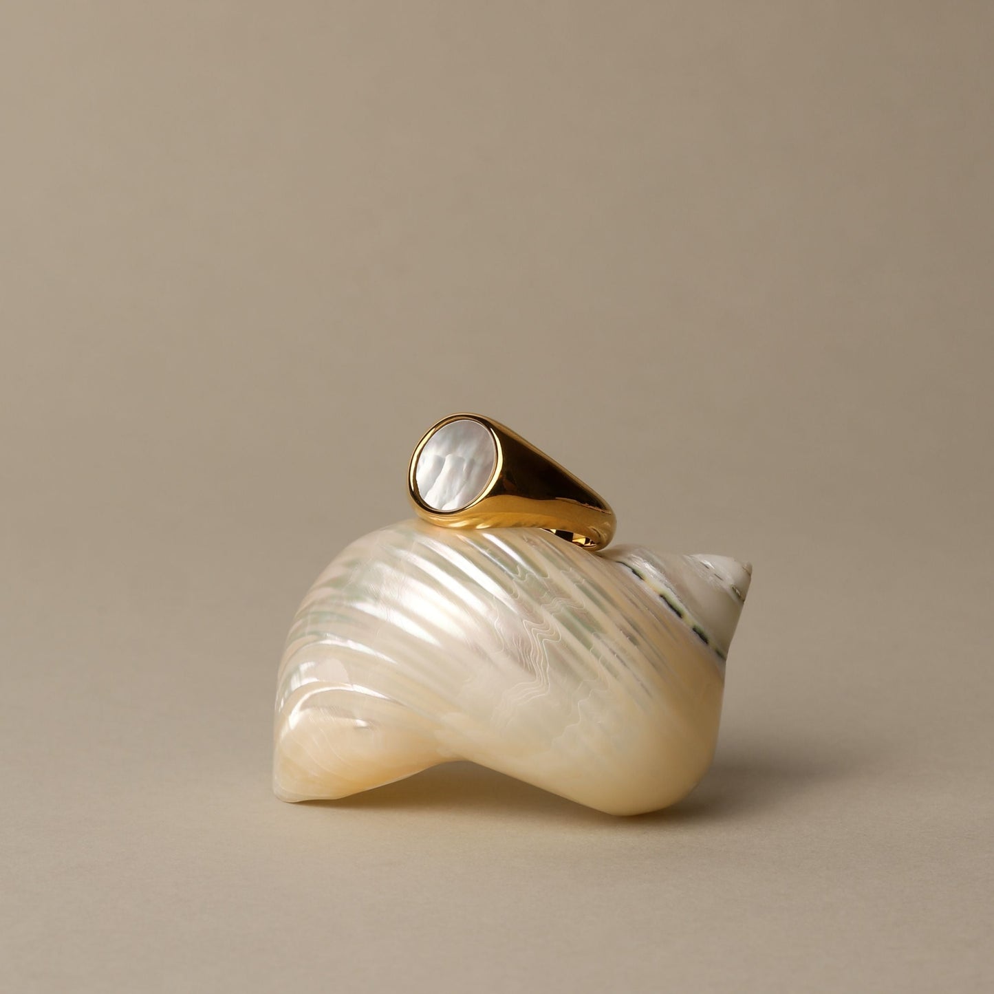 Damen Ring Gold Perlmutt wasserfest hypoallergen