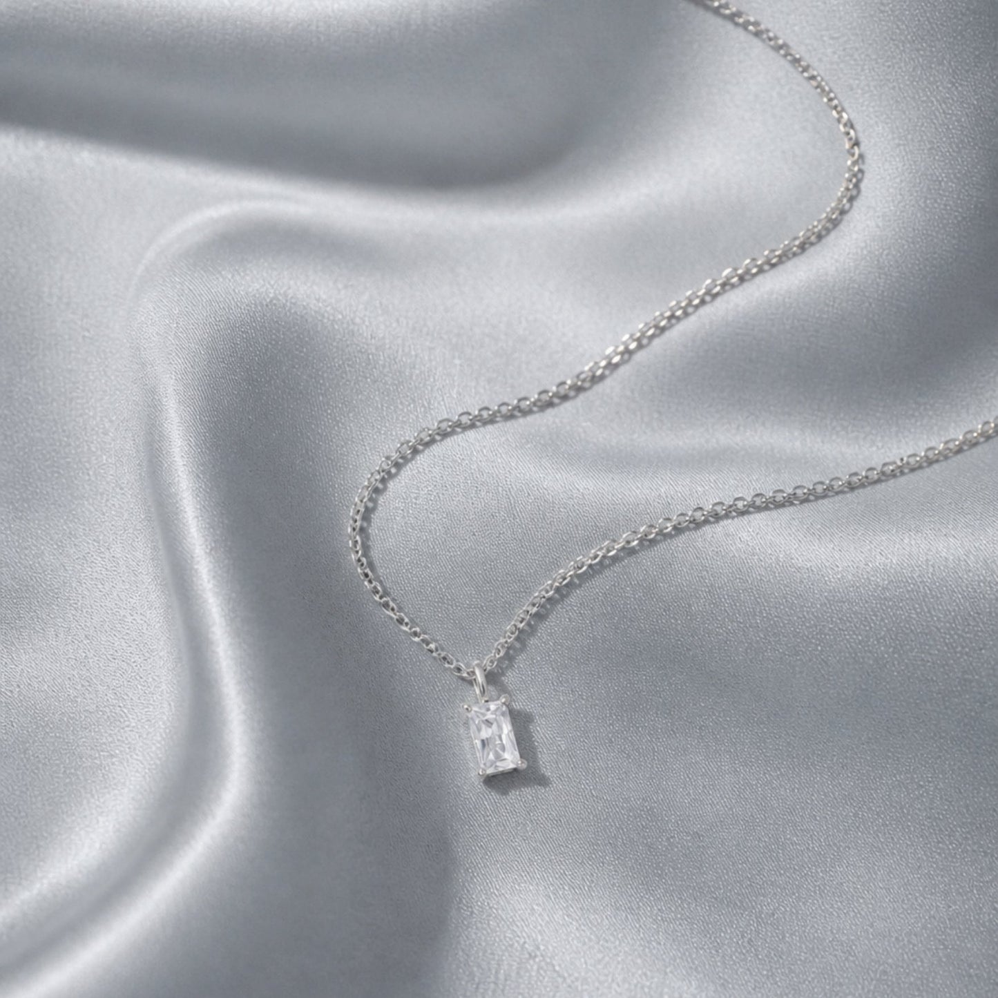 Damen Halskette Gold Kristall Anhänger Zirkonia wasserdicht hypoallergen
