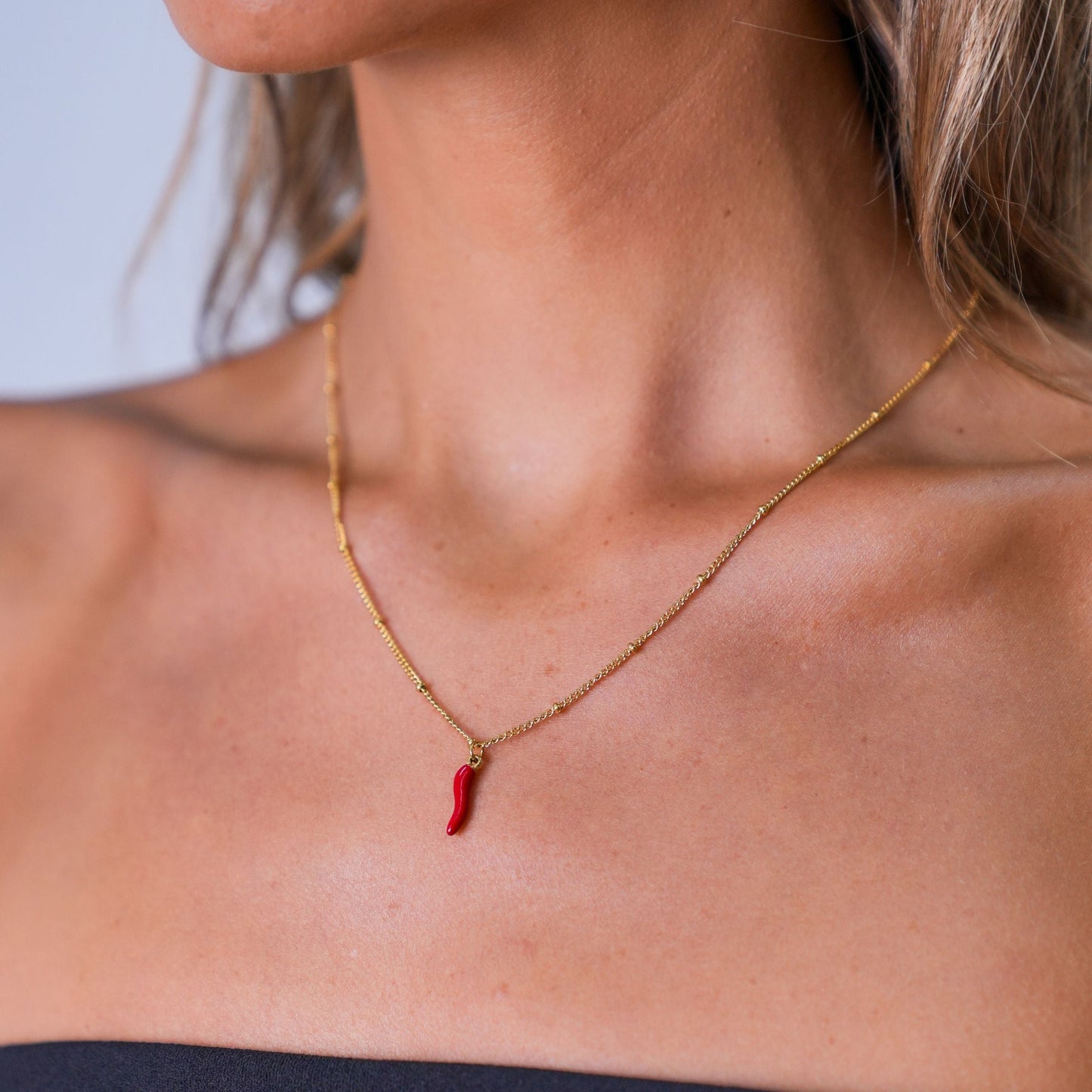 Damen Halskette Gold mit Chili Anhänger Rot wasserfest Edelstahl