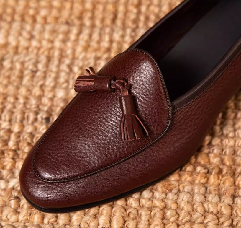 Belgische Loafers aus Leder mit Quaste und Kieselgur