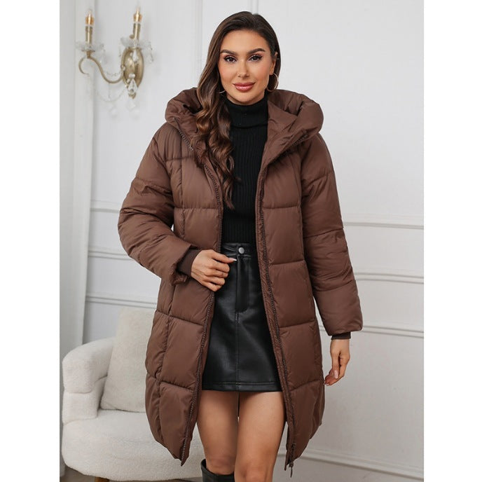 Warmer Mantel mit Kapuze