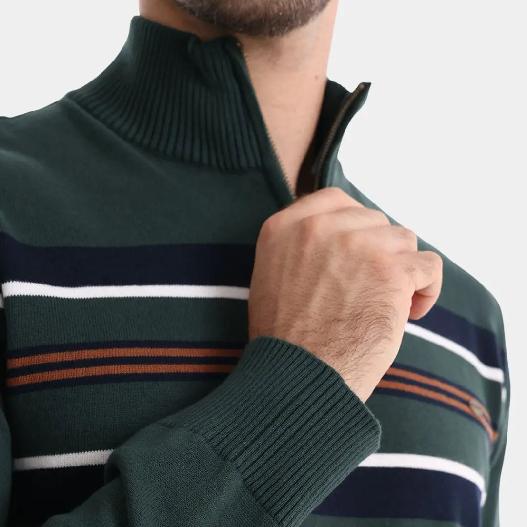 Gestrickter Pullover