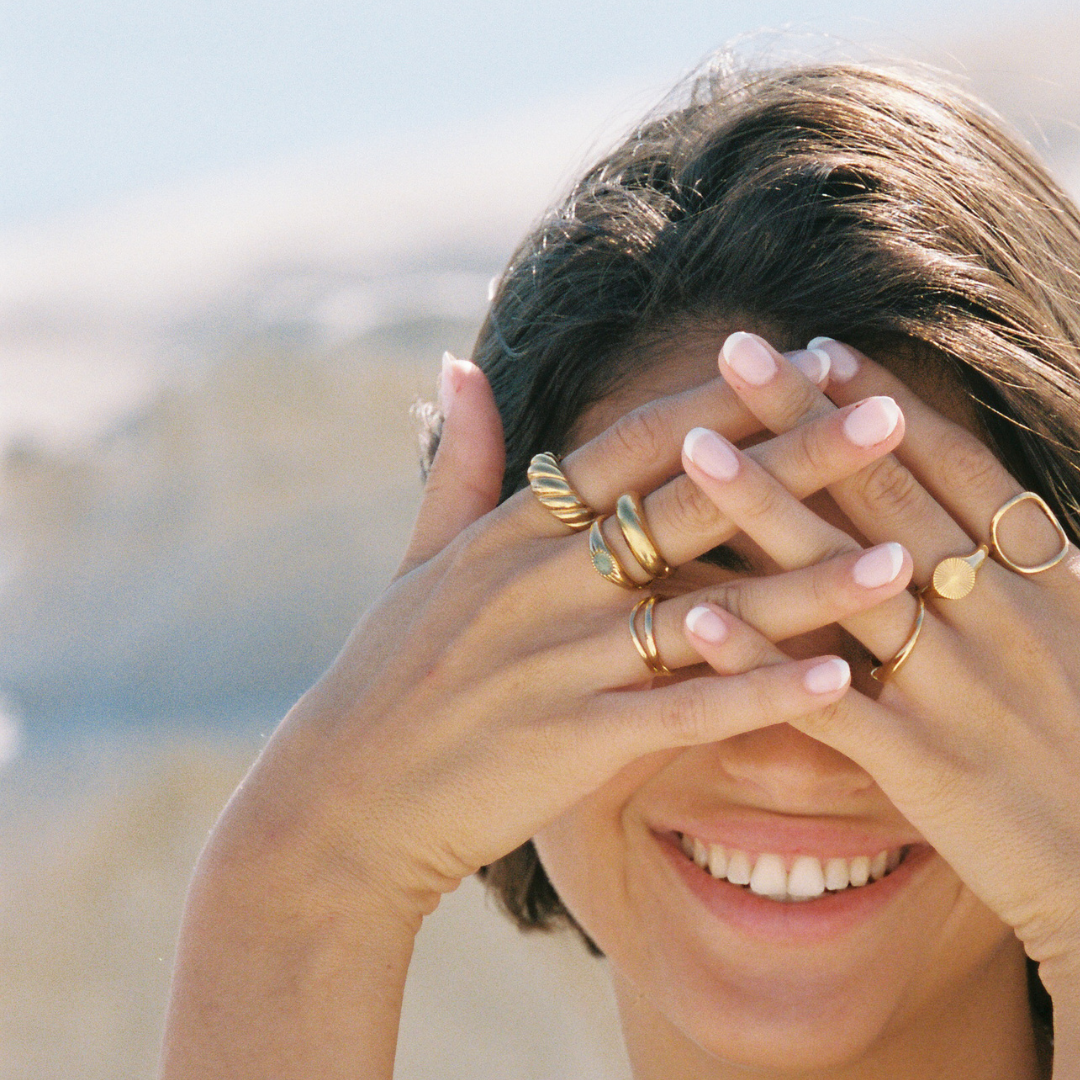 Damen Ring Gold Croissant Design wasserfest hypoallergen