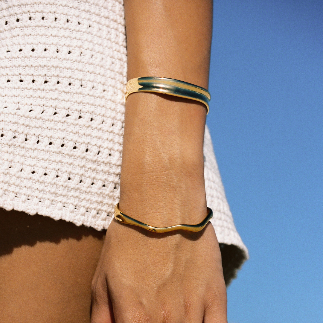 Damen Armreif Gold offen wasserfest hypoallergen Edelstahl Statement Design