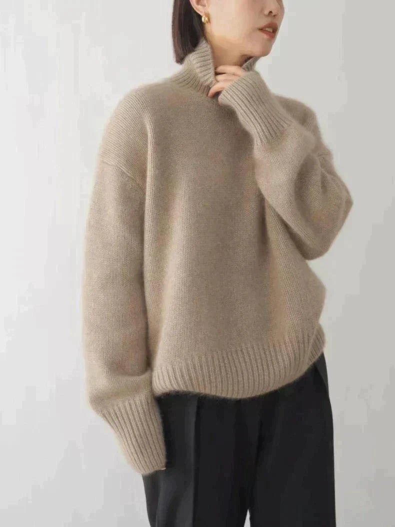 GESTRICKTER ROLLKRAGENPULLOVER