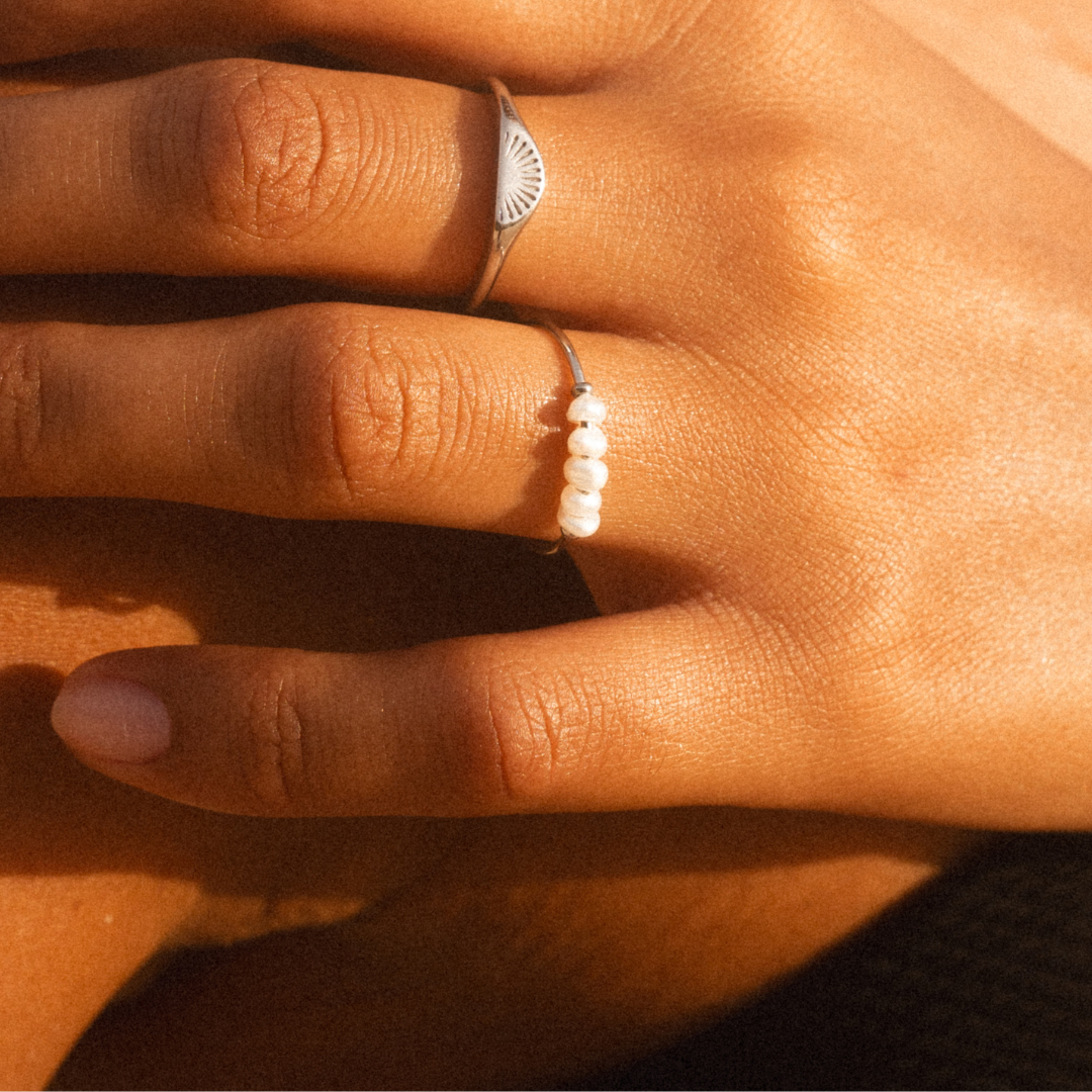 Damen Ring Gold mit Mini Süßwasserperlen, wasserfest, hypoallergen