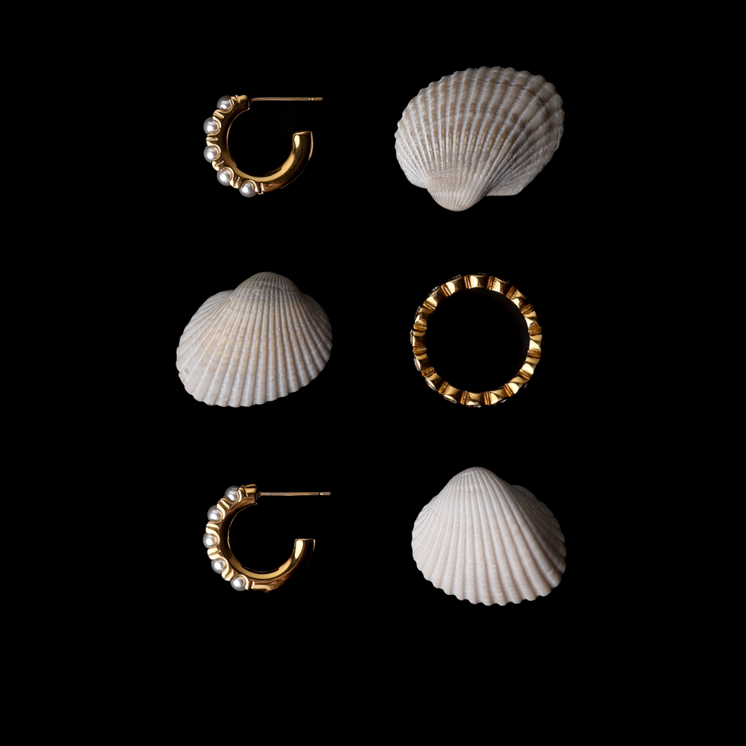 Damen Huggie Creolen gold Perlmutt Edelstahl wasserfest