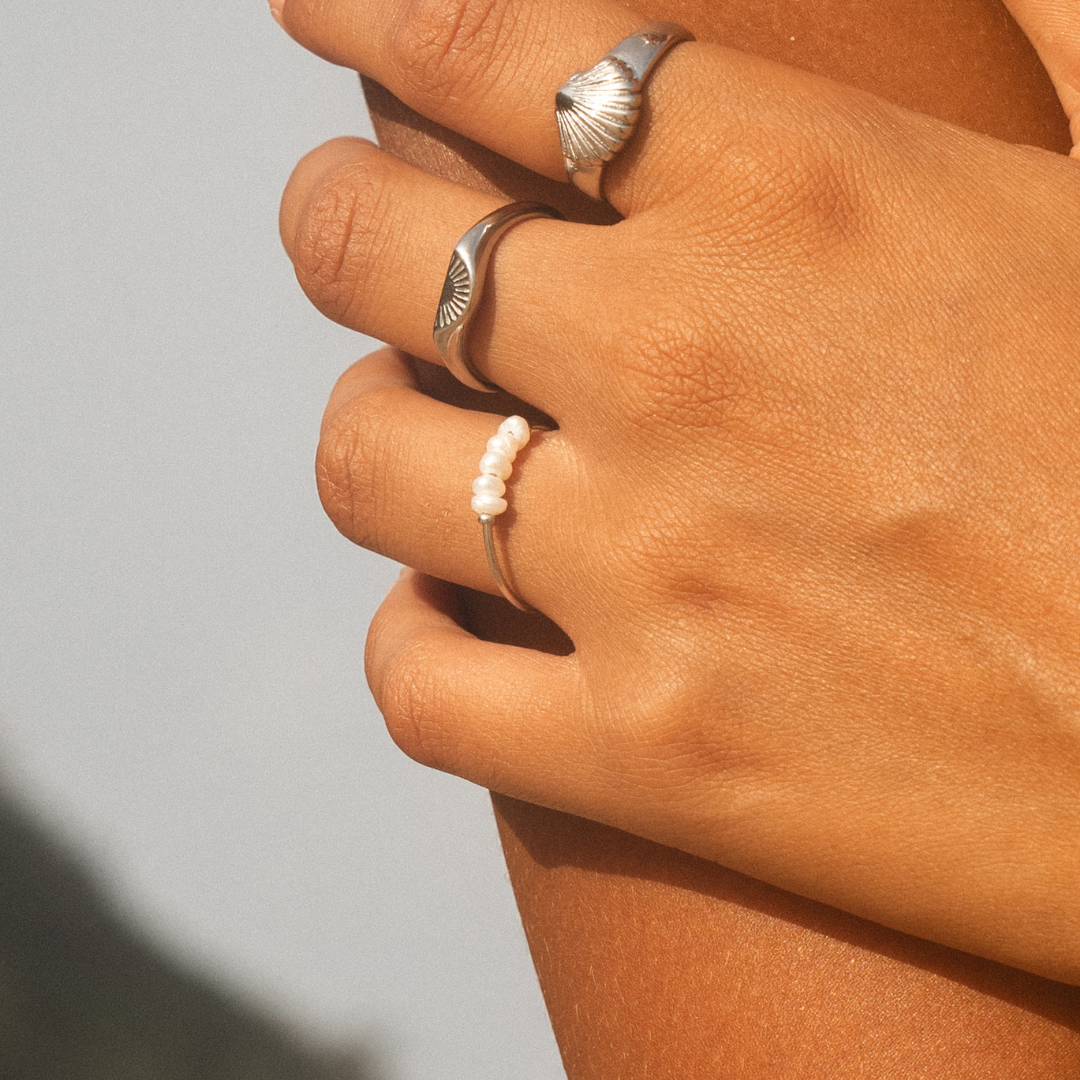 Damen Ring Gold mit Mini Süßwasserperlen, wasserfest, hypoallergen