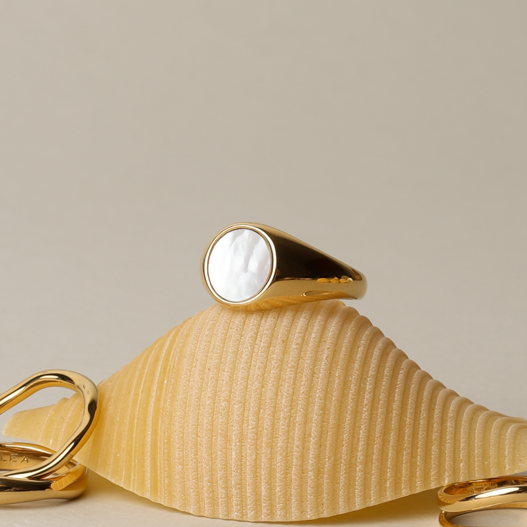 Damen Ring Gold Perlmutt wasserfest hypoallergen