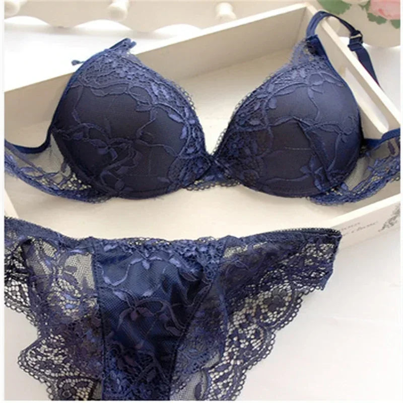 Damen Push-up Dessous Set Dunkelblau mit Spitze, floralem Design, transparenten Details, vorgeformten Cups