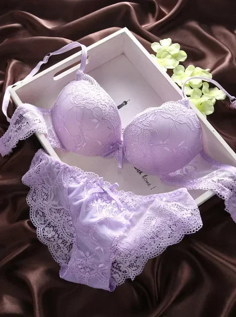 Damen Push-up Dessous Set Dunkelblau mit Spitze, floralem Design, transparenten Details, vorgeformten Cups