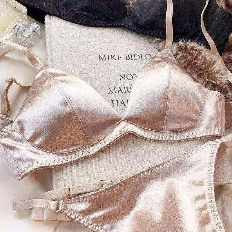 Damen Dessous Set Rosa glänzend mit BH, Slip, verstellbaren Trägern, körpernaher Passform