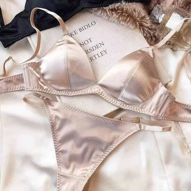 Damen Dessous Set Rosa glänzend mit BH, Slip, verstellbaren Trägern, körpernaher Passform