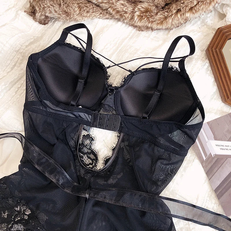 Damen Body Dessous Schwarz mit Spitze, transparenten Elementen, Cut-Out, verstellbaren Trägern, geformten Cups