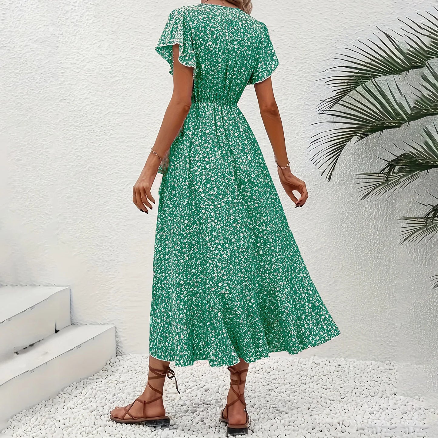 Damen Sommerkleid mit Blumenmuster Wickeloptik V-Ausschnitt kurzen Ärmeln Rüschen und seitlicher Bindung
