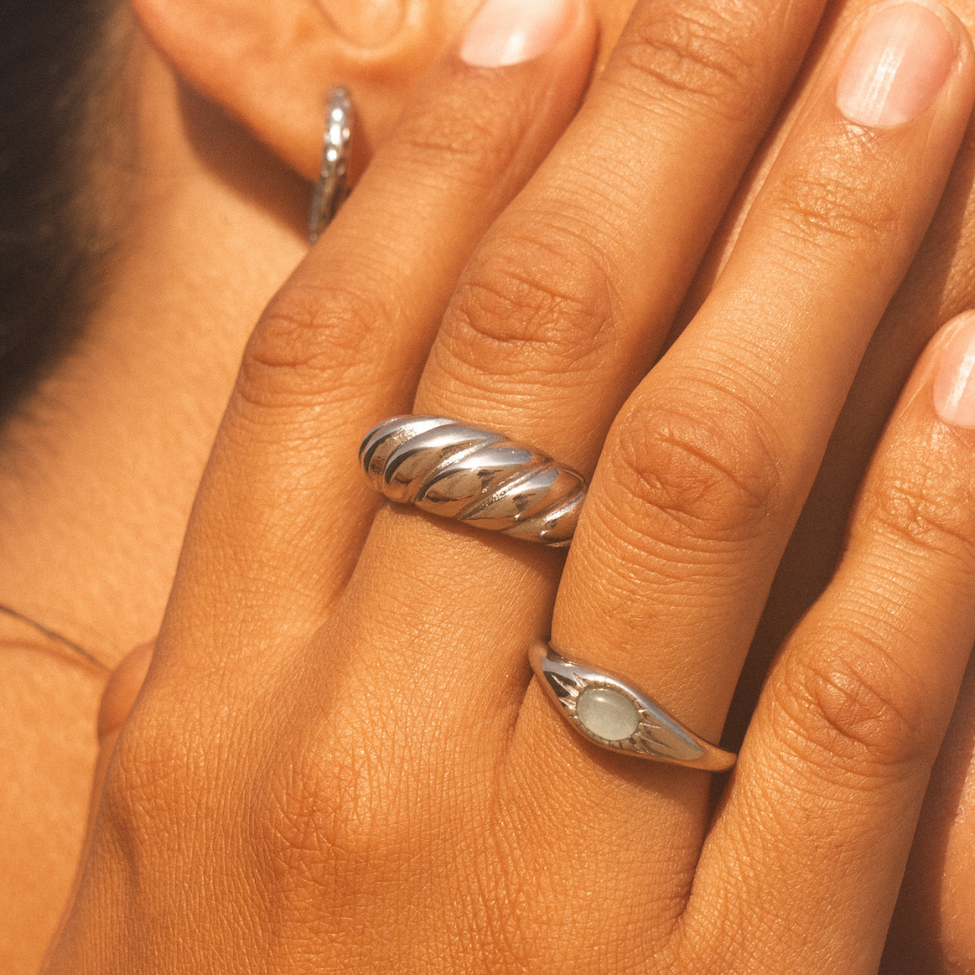 Damen Ring Gold Croissant Design wasserfest hypoallergen
