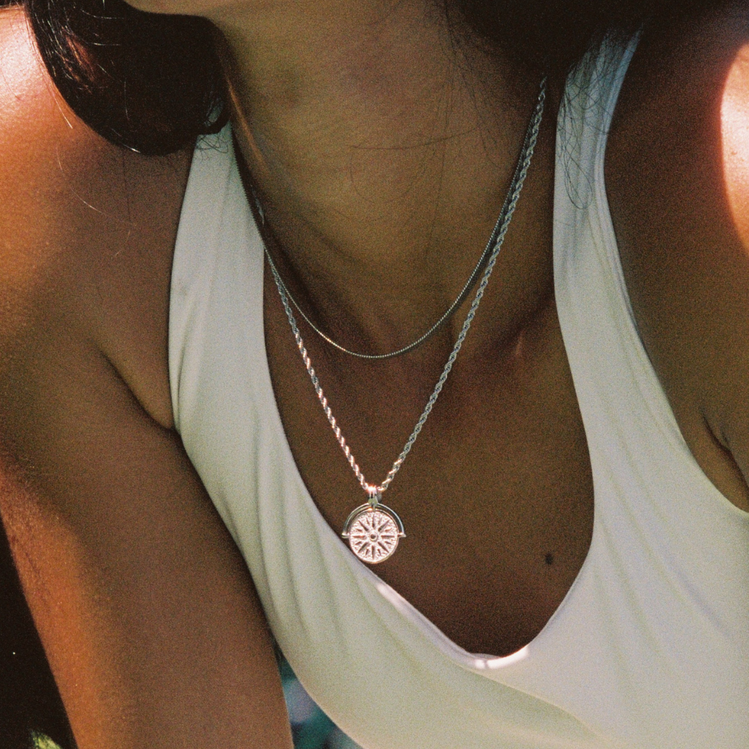 Damen Sonnen Halskette Gold Rope Chain wasserfest hypoallergen Anhänger