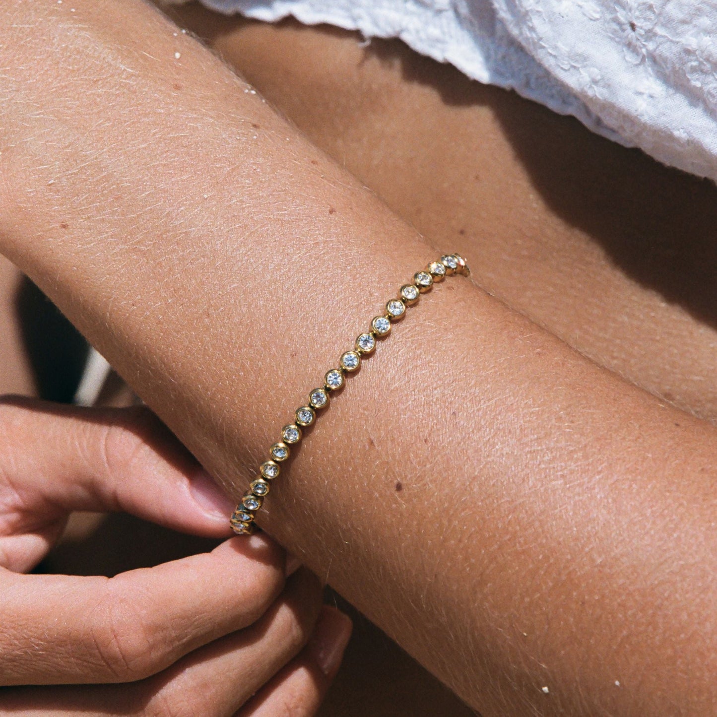 Damen Armband Gold mit Zirkonsteinen verstellbar wasserfest hypoallergen Edelstahl