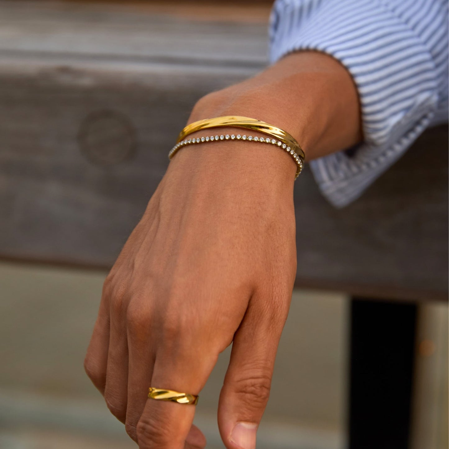 Damen Armreif aus Edelstahl, verstellbarer Cuff Armreif mit polierter Oberfläche