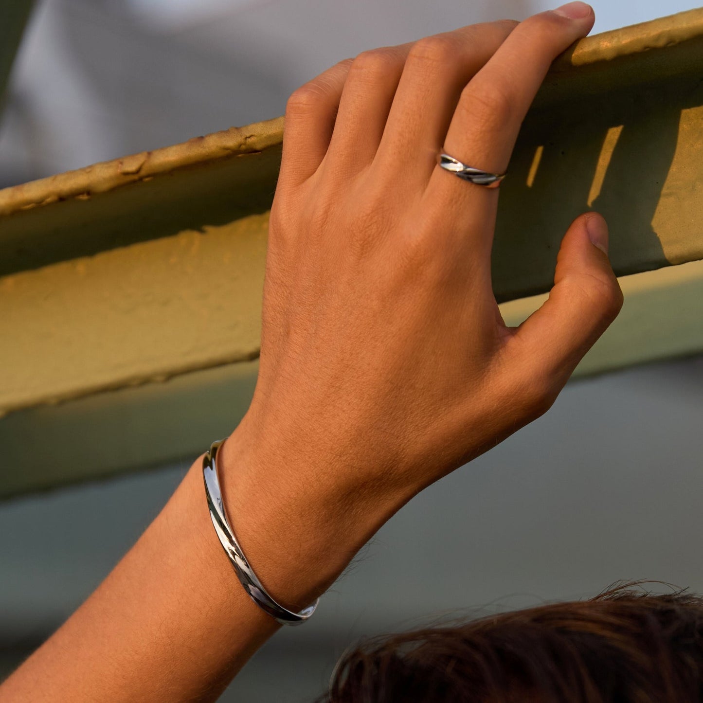 Damen Armreif aus Edelstahl, verstellbarer Cuff Armreif mit polierter Oberfläche
