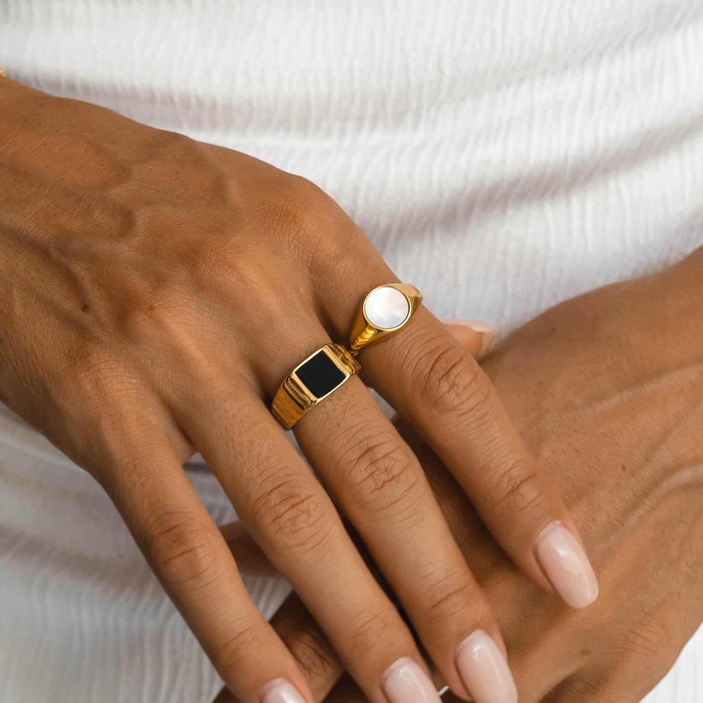 Damen Ring Schwarz Onyx Goldfarben Wasserfest Statement Schmuck