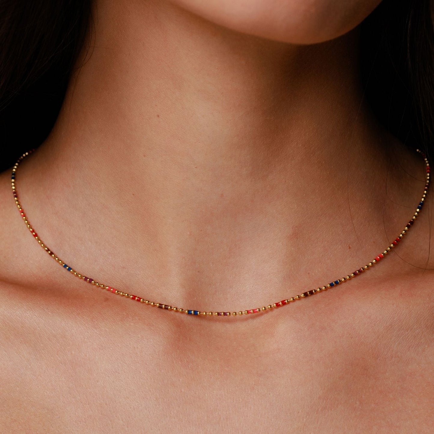 Damen Regenbogen Choker Gold bunte Perlen Halskette wasserfest verstellbar