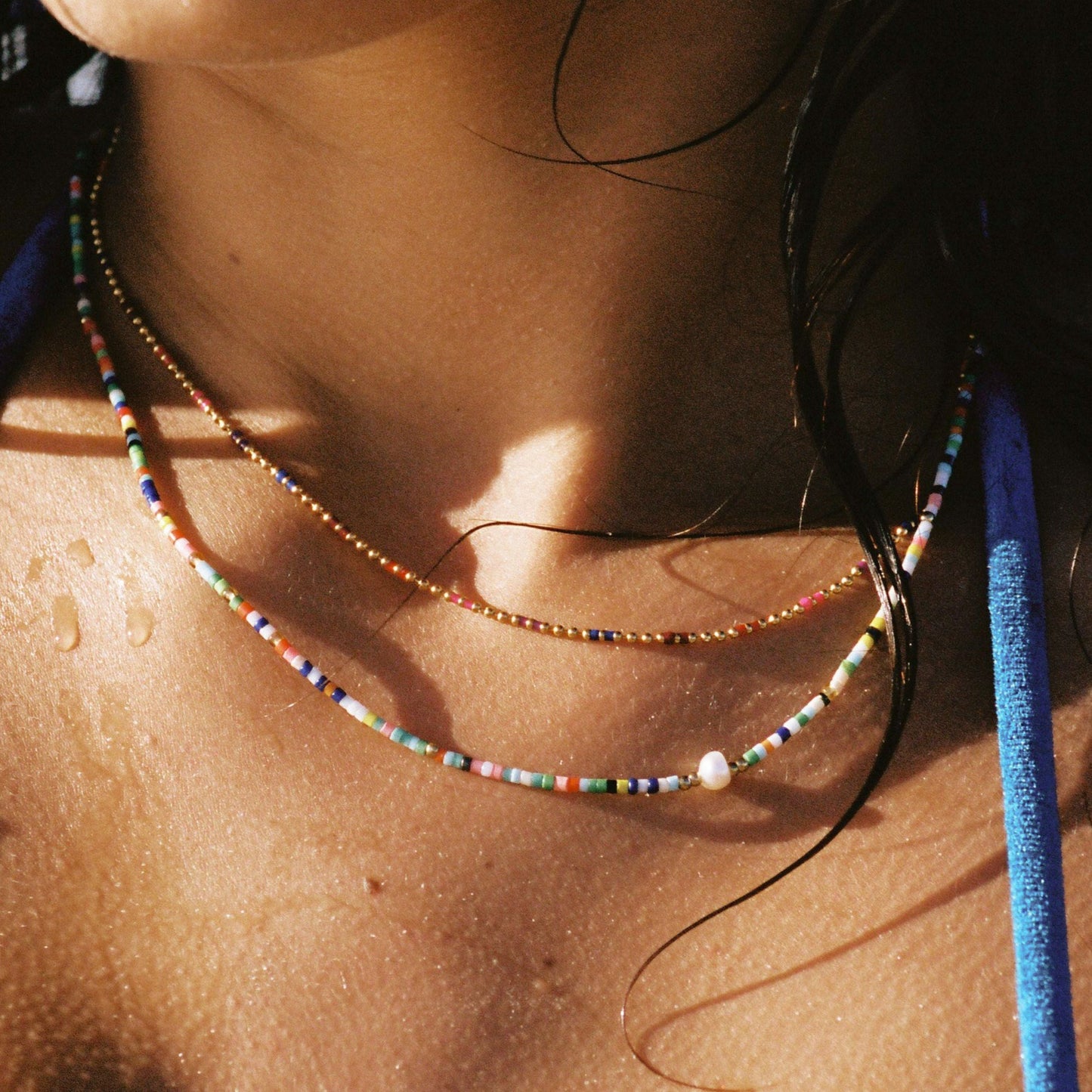Damen Regenbogen Choker Gold bunte Perlen Halskette wasserfest verstellbar