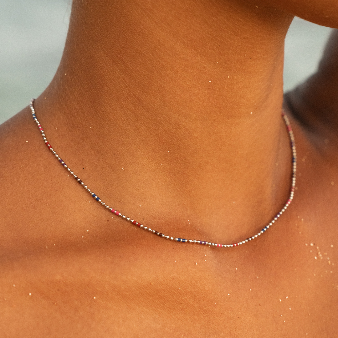 Damen Regenbogen Choker Gold bunte Perlen Halskette wasserfest verstellbar