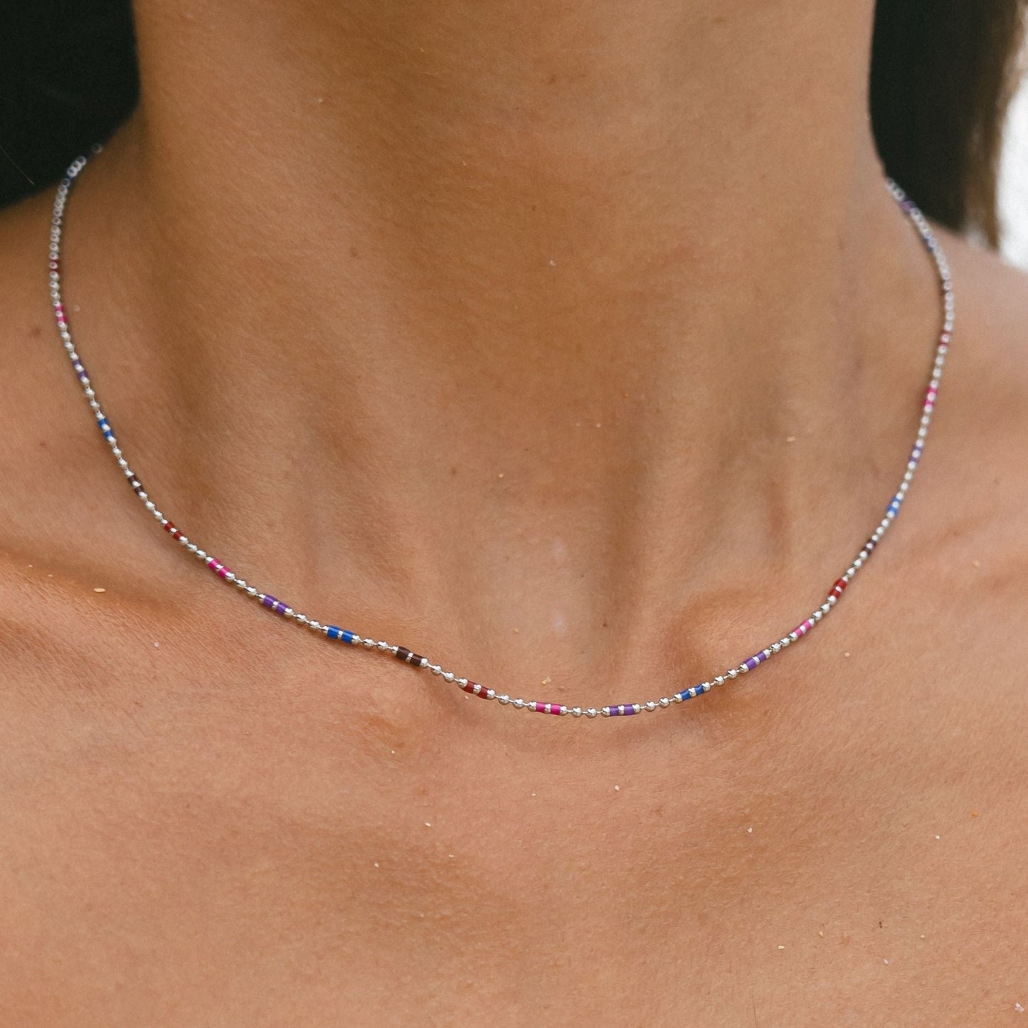 Damen Regenbogen Choker Gold bunte Perlen Halskette wasserfest verstellbar