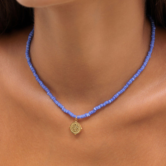 Damen Perlen Choker Blau Weiß Gold mit Rundem Anhänger wasserfest