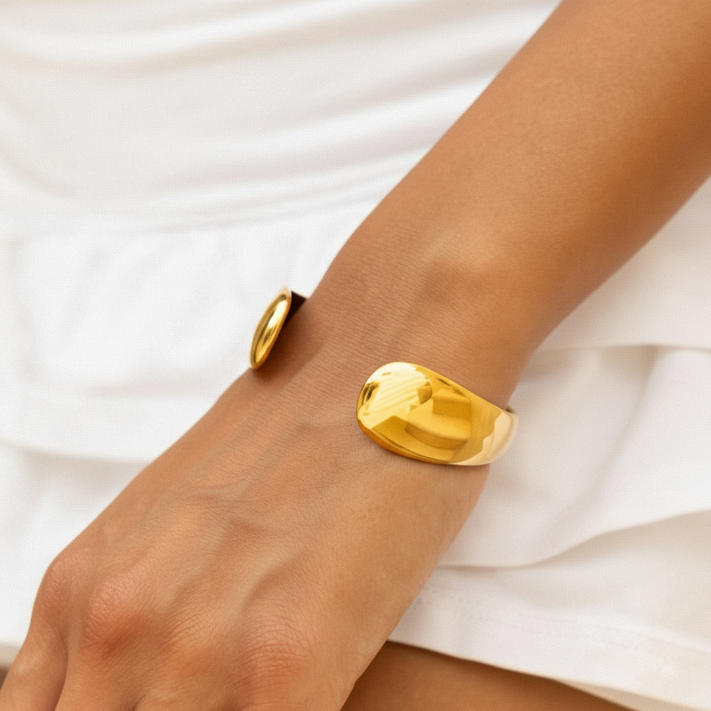 Damen Armreif Gold breit offen wasserfest hypoallergen Edelstahl Statement Design