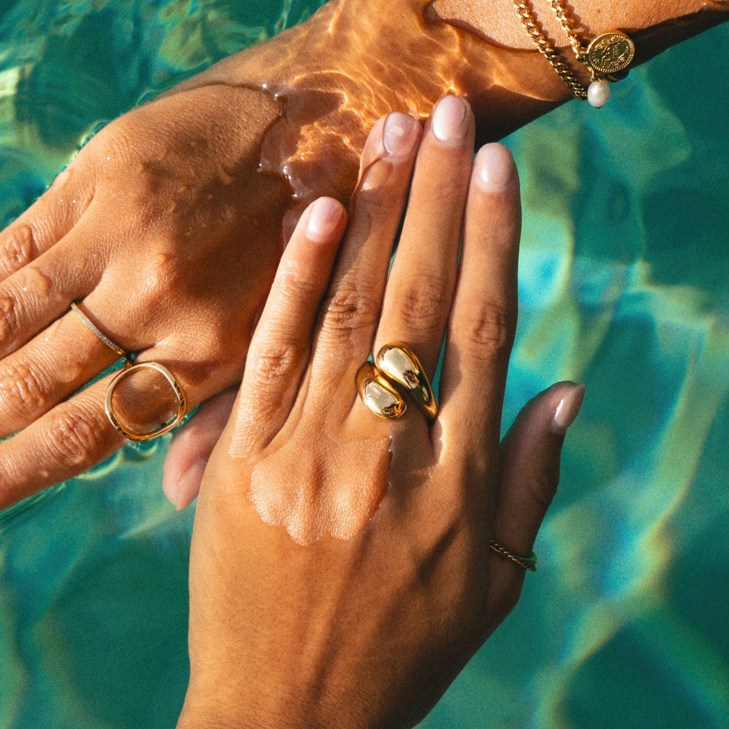 Damen Ring Gold Double Twist wasserfest hypoallergen
