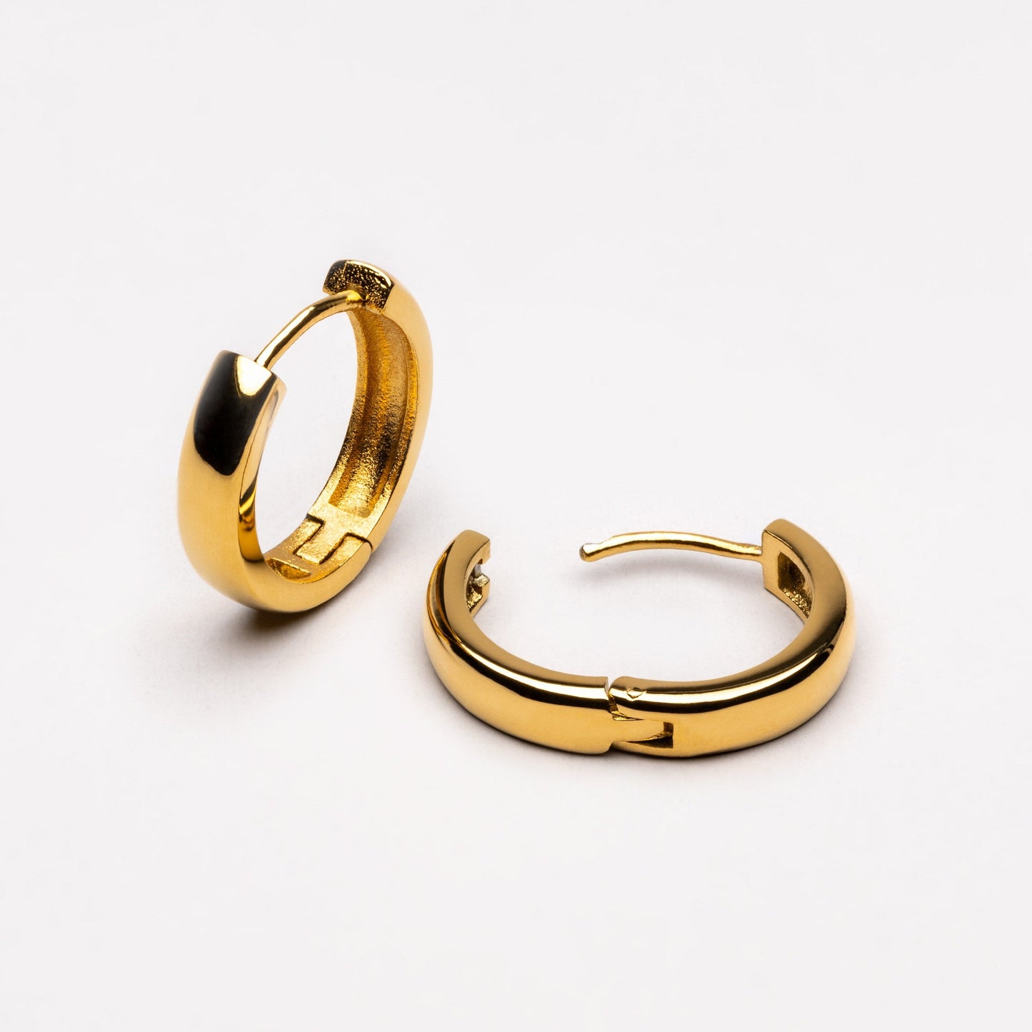 Damen Huggie Creolen gold Edelstahl Ohrringe wasserfest hypoallergen