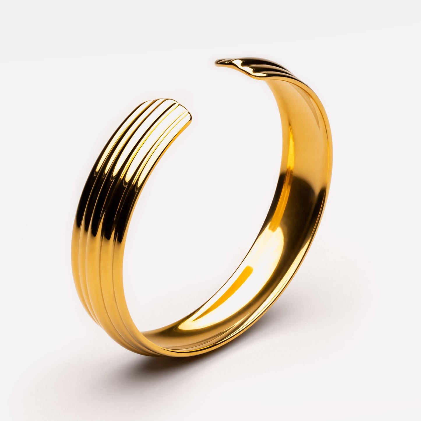 Damen Armreif Gold breit verstellbar wasserfest hypoallergen Edelstahl Skulptur Design