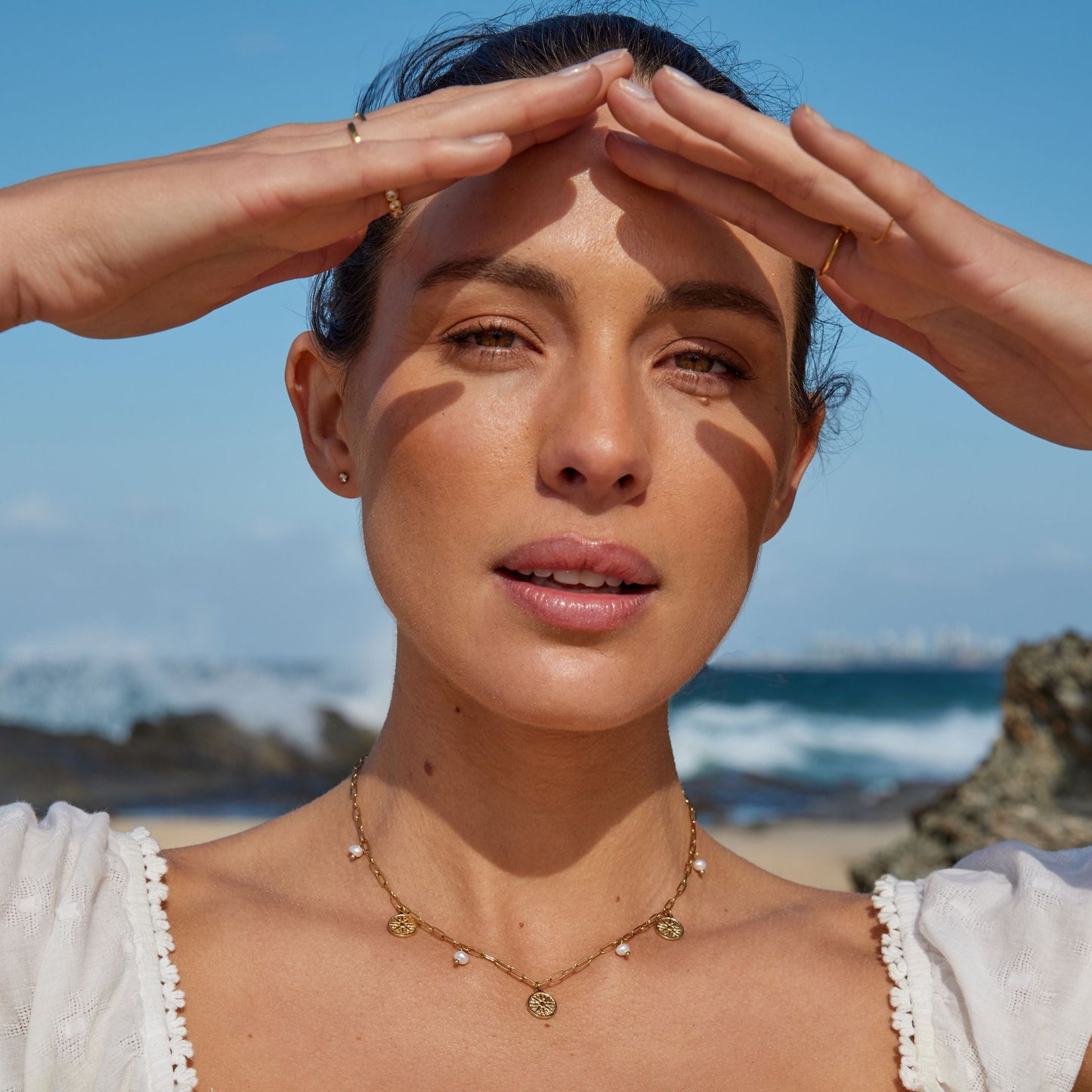 Damen Perlen Choker Gold mit Sonnen Anhängern und Süßwasserperlen wasserfest