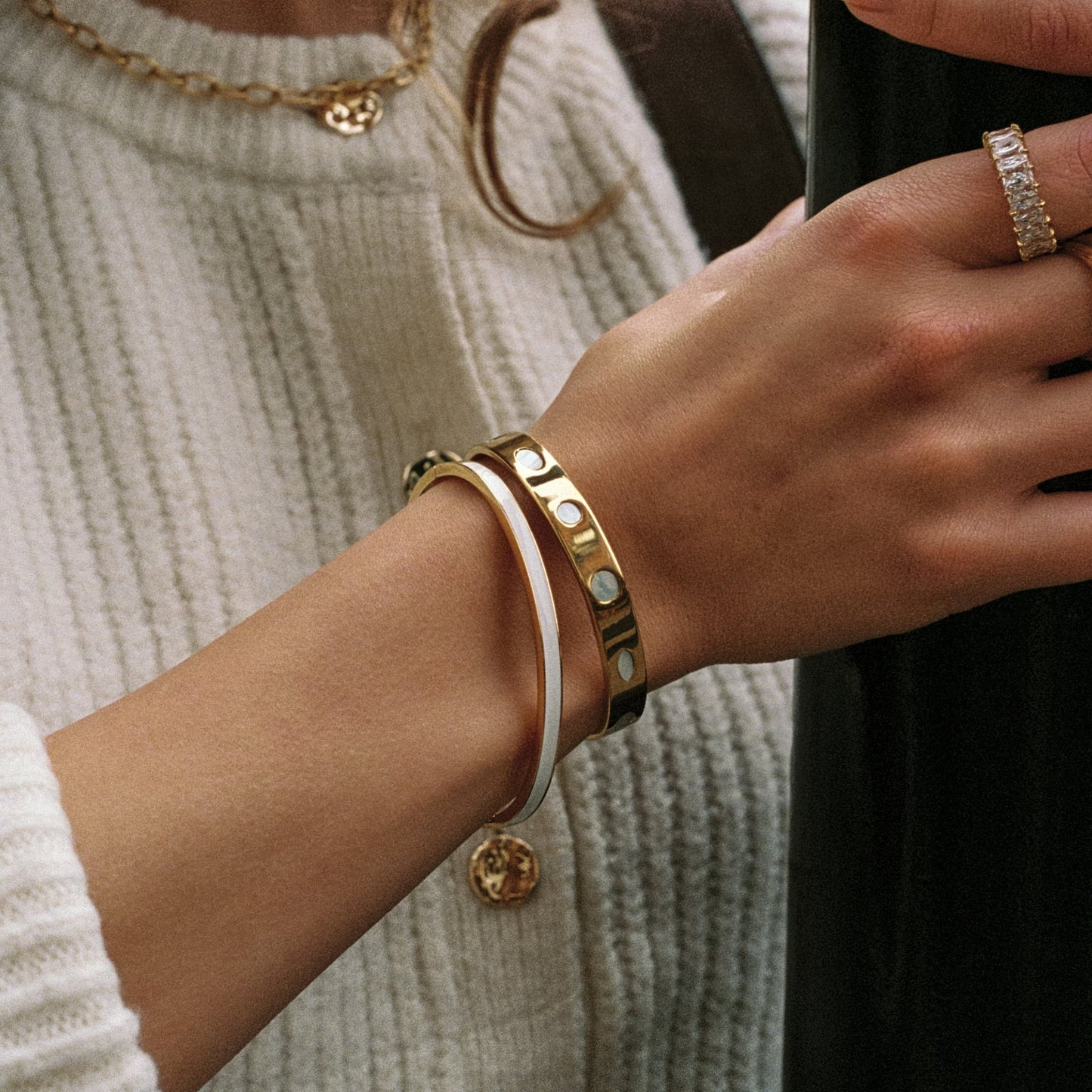 Damen Armreif gold Perlmutt Edelstahl wasserfest hypoallergen
