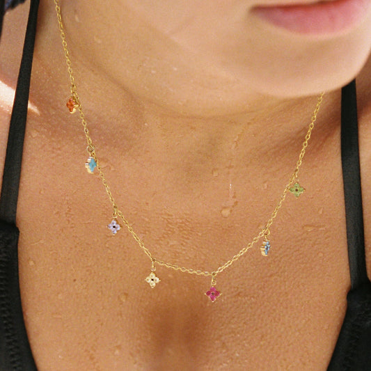 Damen Choker Halskette Gold Blumen Anhänger Zirkonia wasserdicht hypoallergen