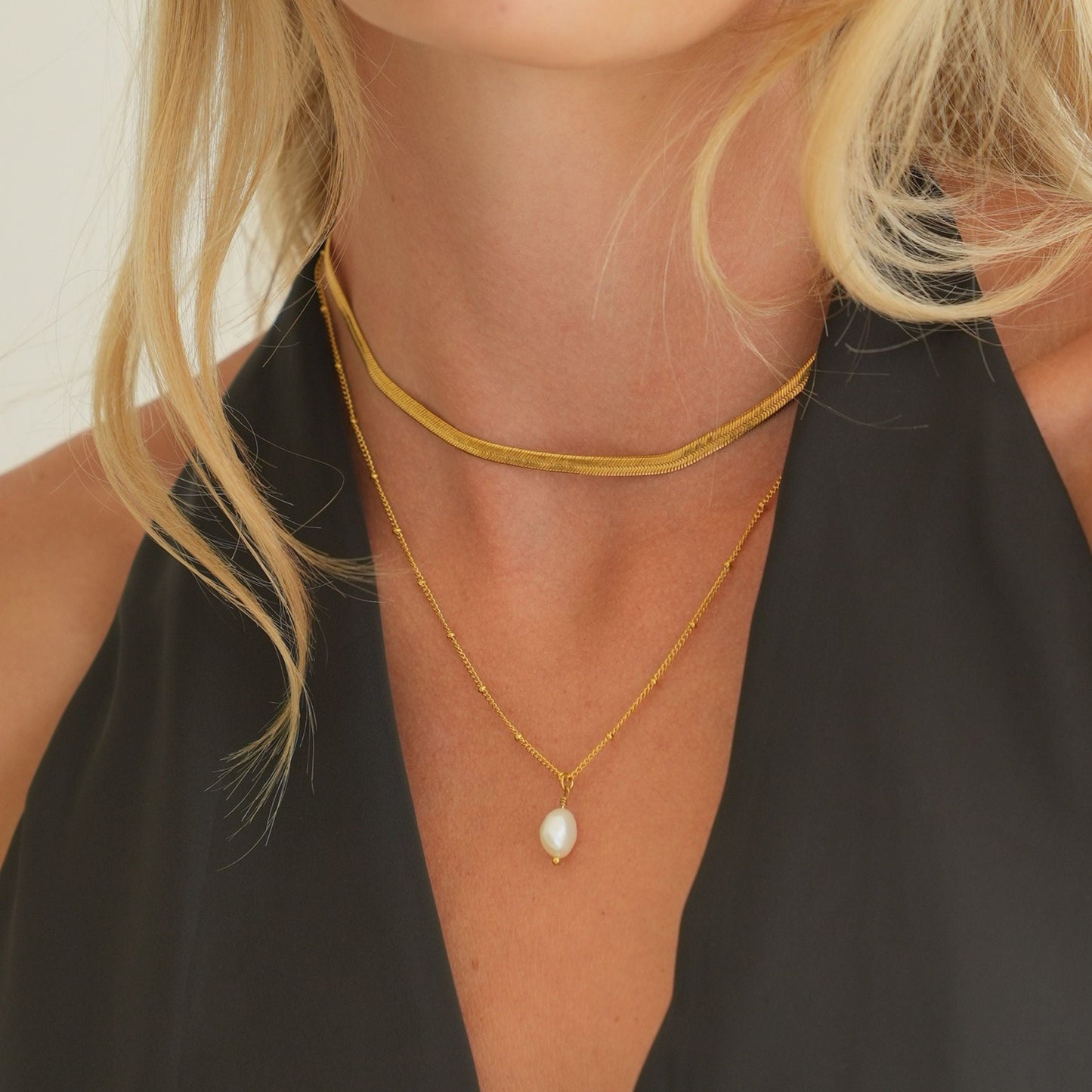 Damen Schmuckset Gold Herringbone Choker mit Barockperlen-Anhänger wasserfest 2-teilig
