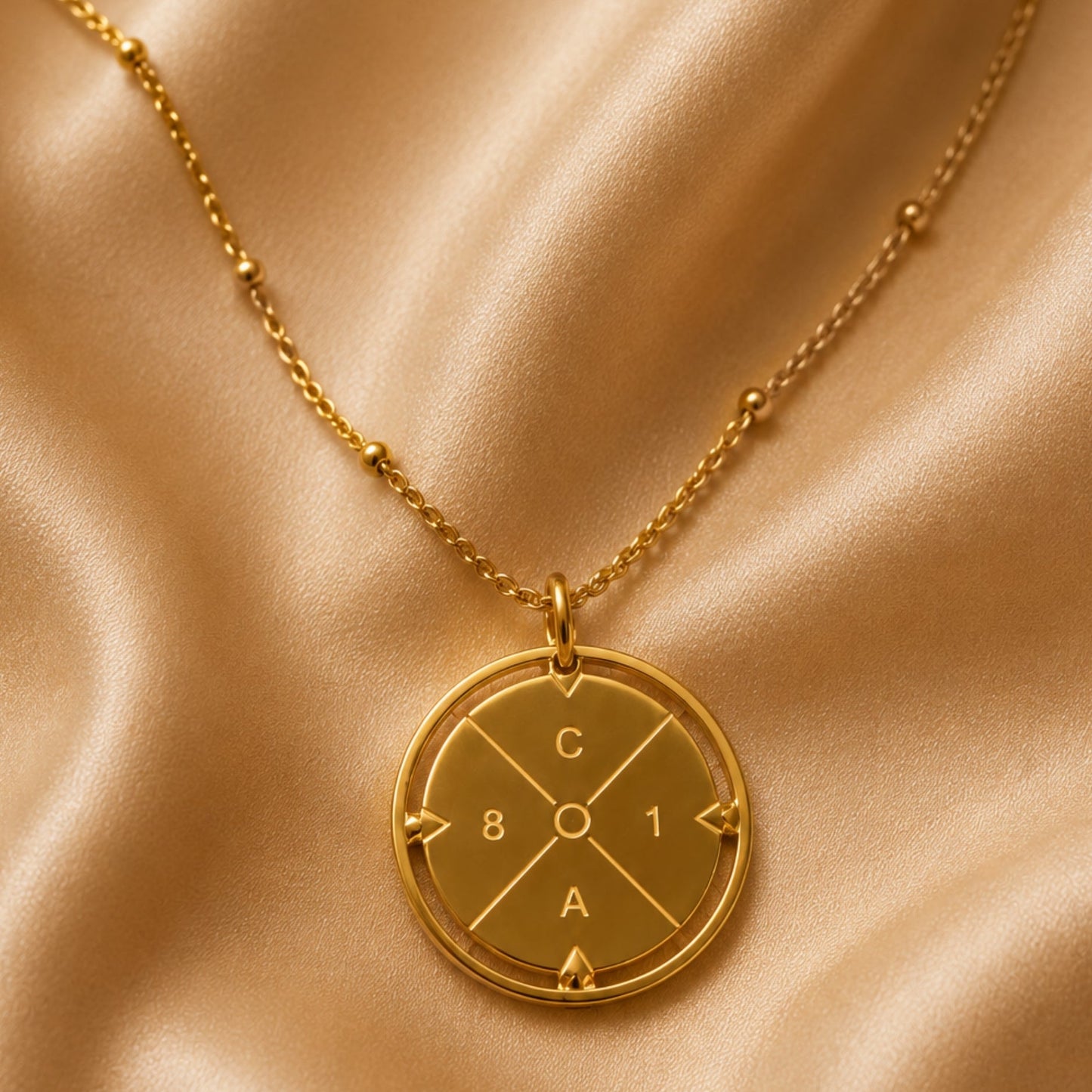 Damen Kompass Kette Gold personalisiert mit 4 Initialen wasserfest Edelstahl