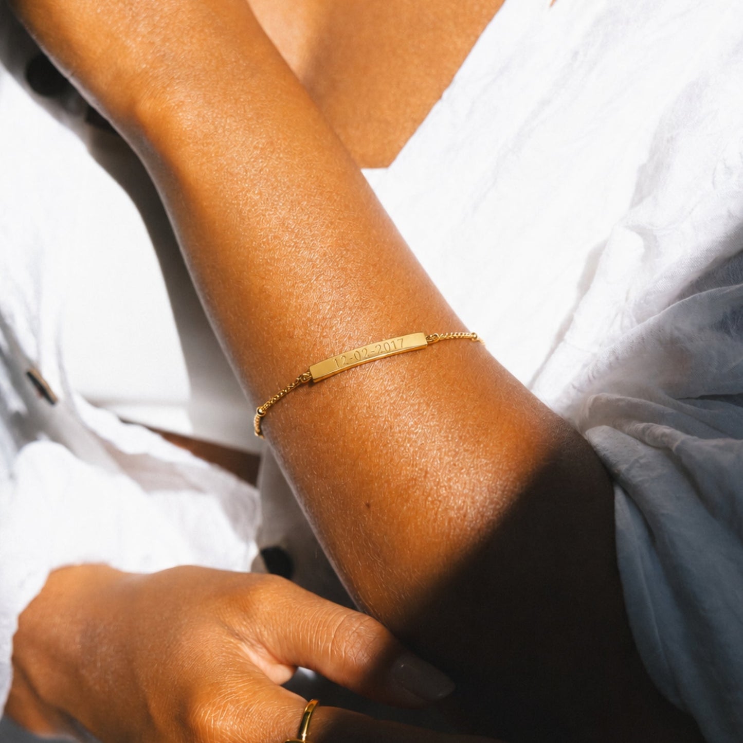 Damen Gravur Armband Gold personalisierbar wasserfest hypoallergen Edelstahl