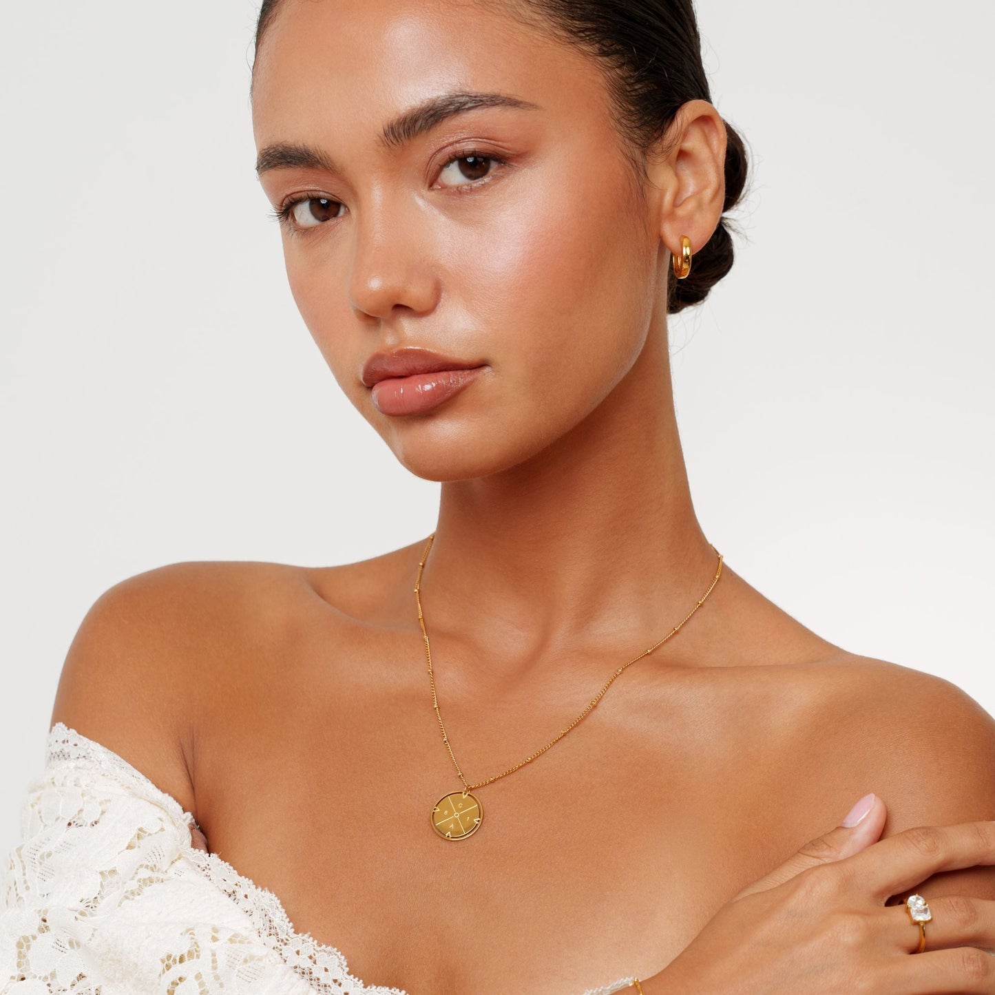 Damen Kompass Kette Gold personalisiert mit 4 Initialen wasserfest Edelstahl