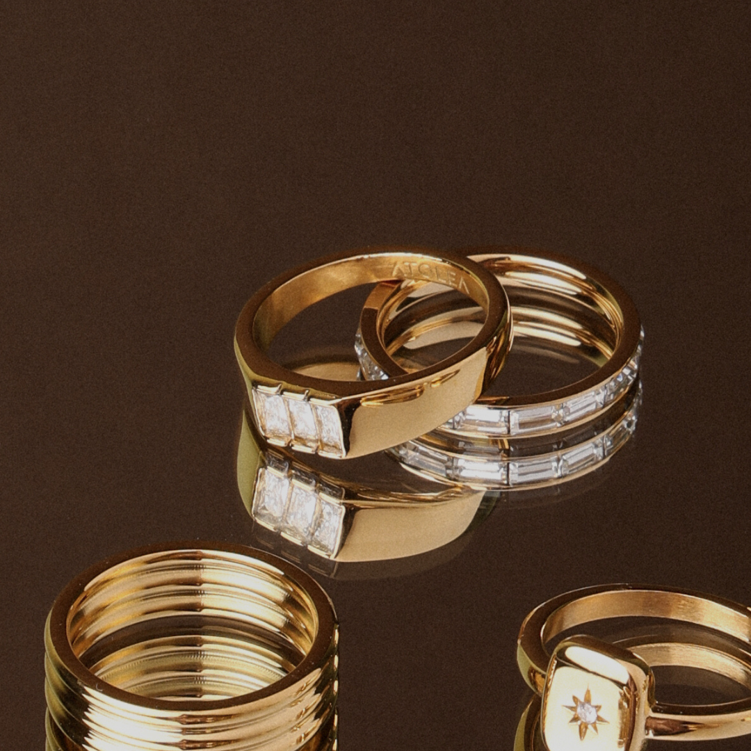 Damen Signet Ring Gold mit weißen Baguette-Steinen, wasserdicht und hypoallergen
