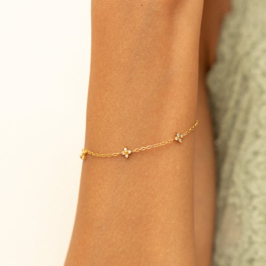 Damen Armband Gold mit Kleeblatt Anhänger und weißem Zirkon wasserfest hypoallergen