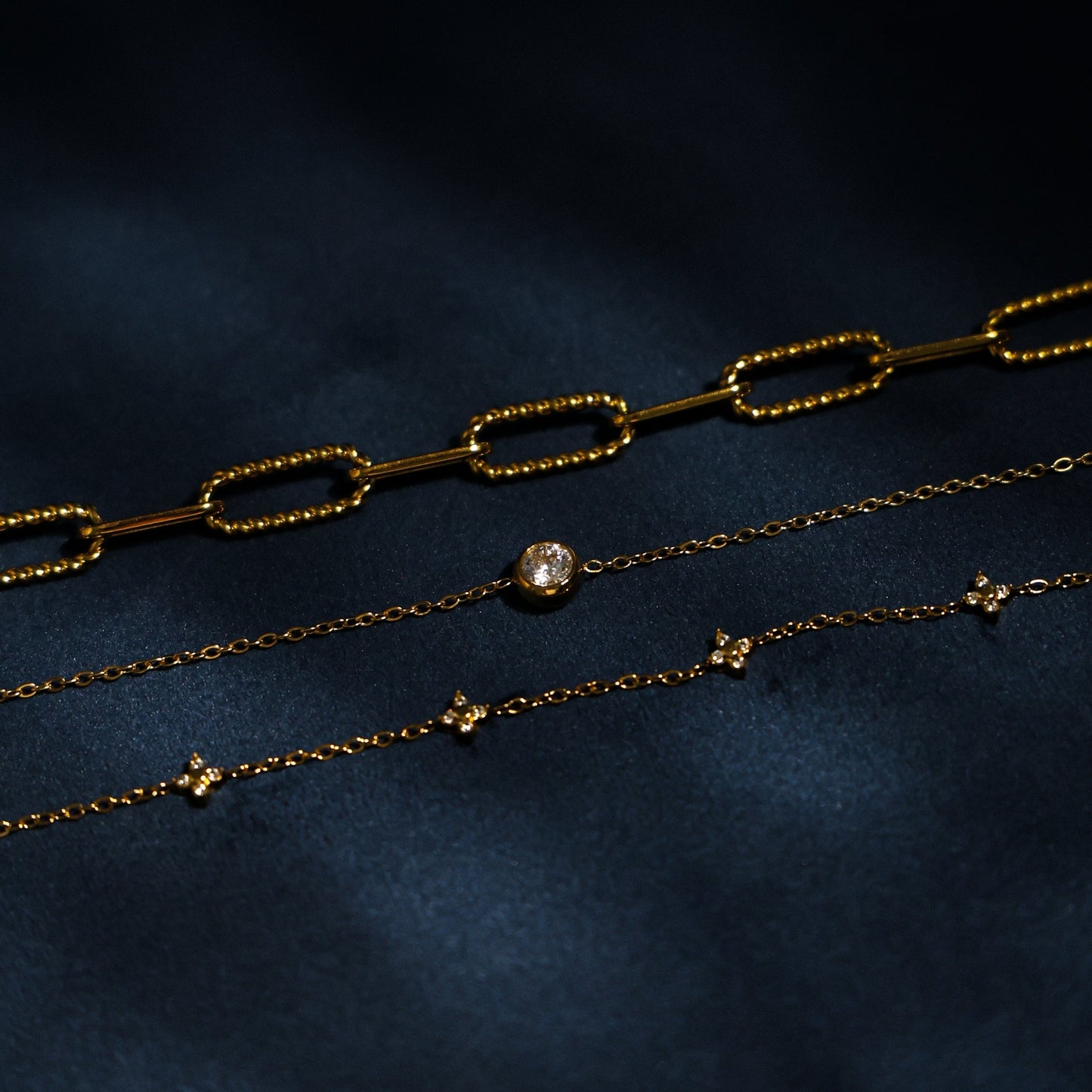 Damen Armband Gold mit Kleeblatt Anhänger und weißem Zirkon wasserfest hypoallergen