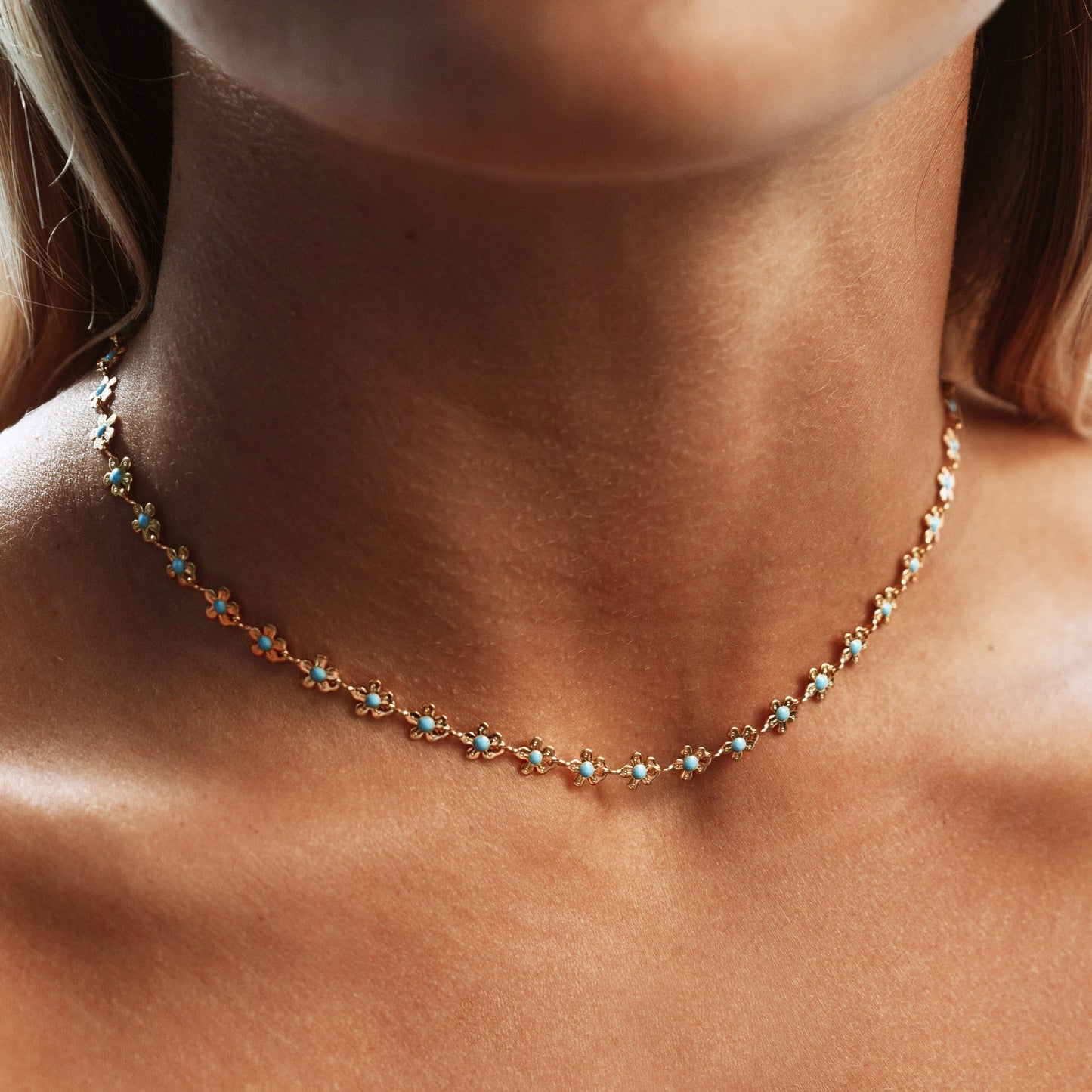Damen Daisy Choker Gold mit Blumen Anhänger wasserfest Halskette
