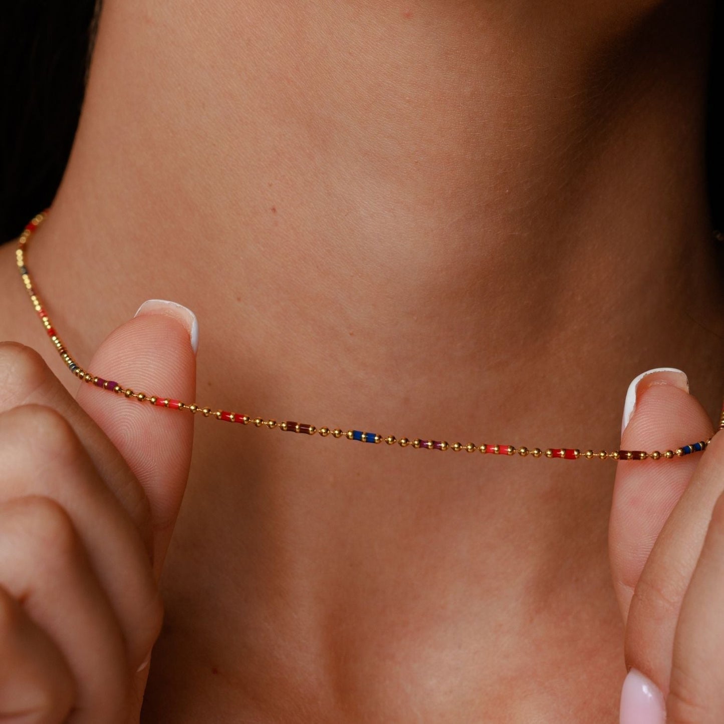 Damen Regenbogen Choker Gold bunte Perlen Halskette wasserfest verstellbar